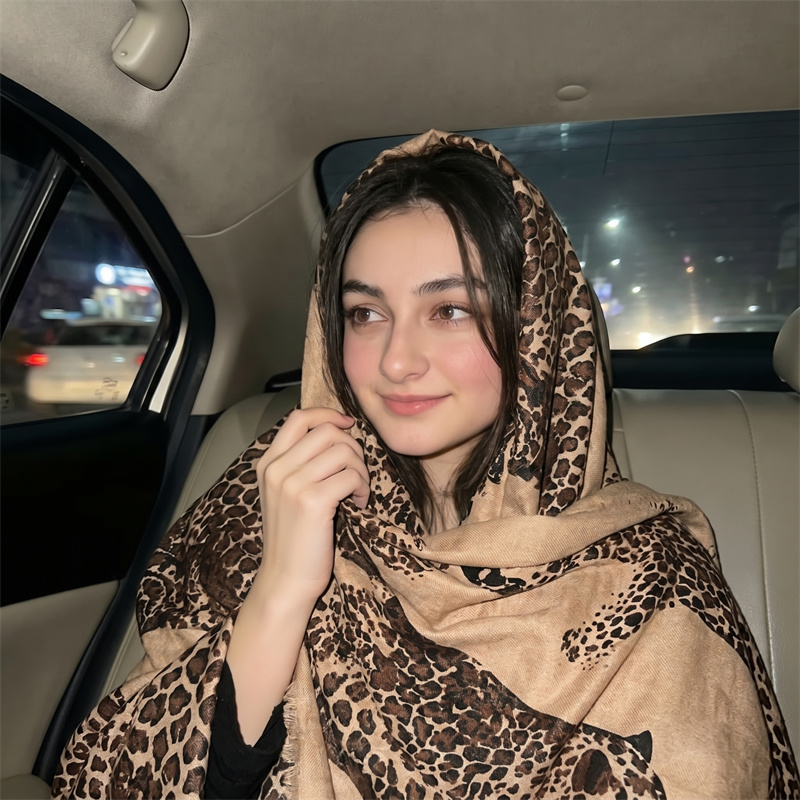 Vintage Fashion For Women - Hijab e foulard vintage con stampa