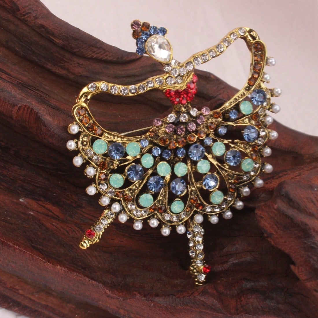 Vintage Fashion Enthusiasts - Spilla Vintage a Forma di Ballerina