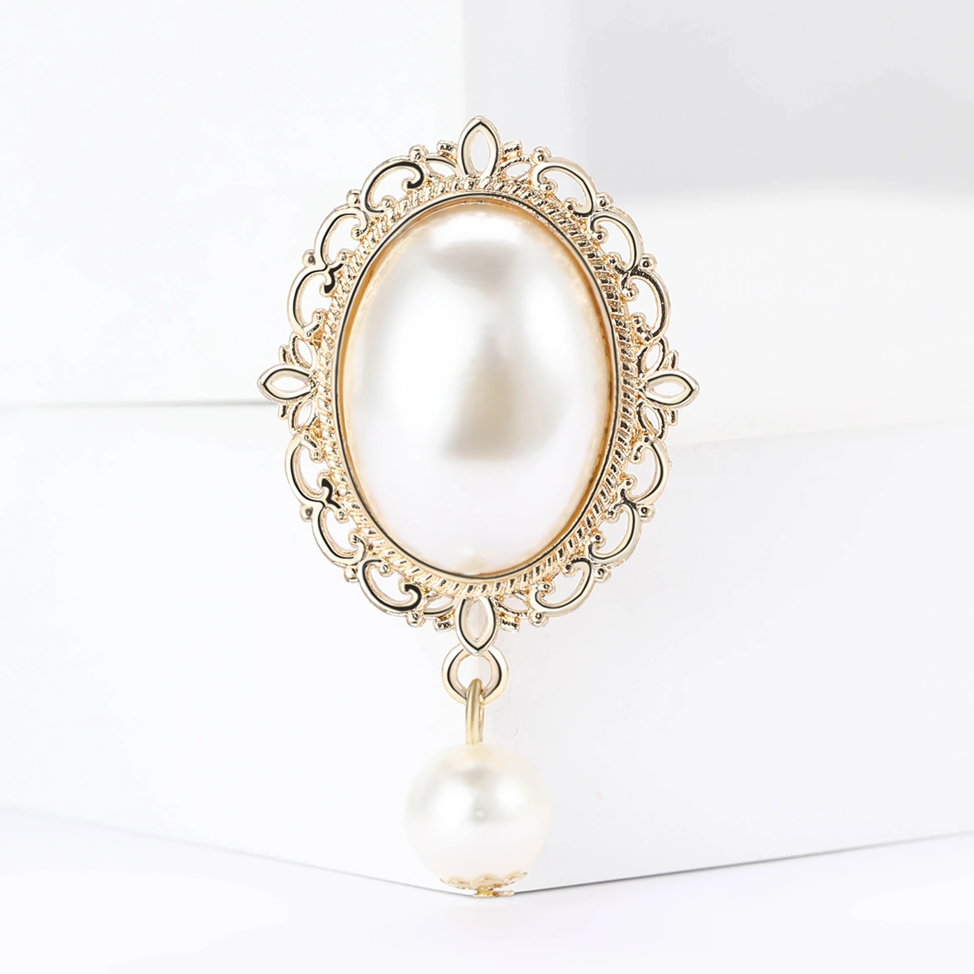 Spille barocche ovali con perl - Vintage Fashion Events recensione e prezzo