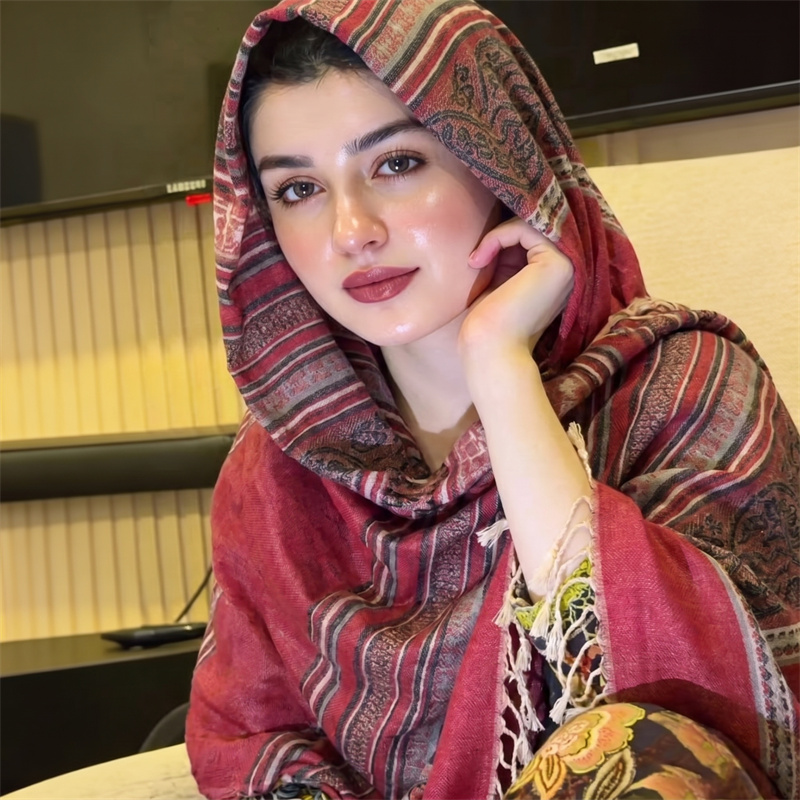 Hijab Vintage con Stampa Paisl - Vintage Fashion For Women recensione e prezzo