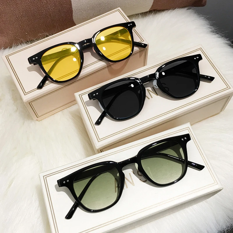 Occhiali da Sole Vintage Quadr - Vintage Fashion Female recensione e prezzo
