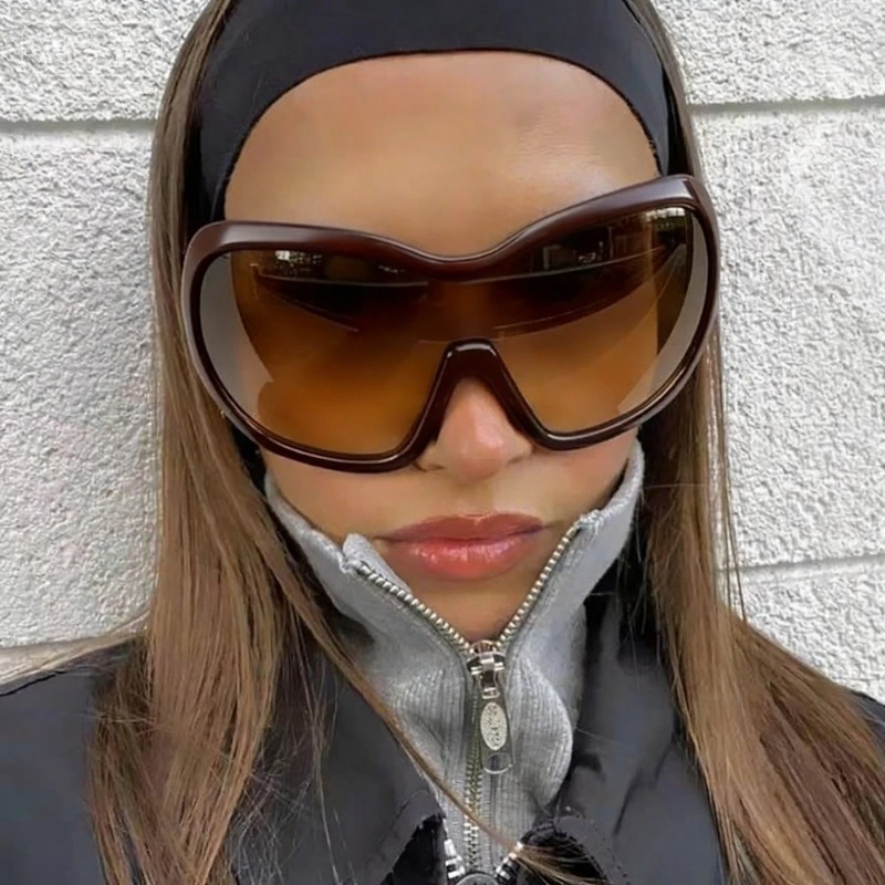 Occhiali da sole oversize Y2K  - Vintage Fashion Pieces recensione e prezzo