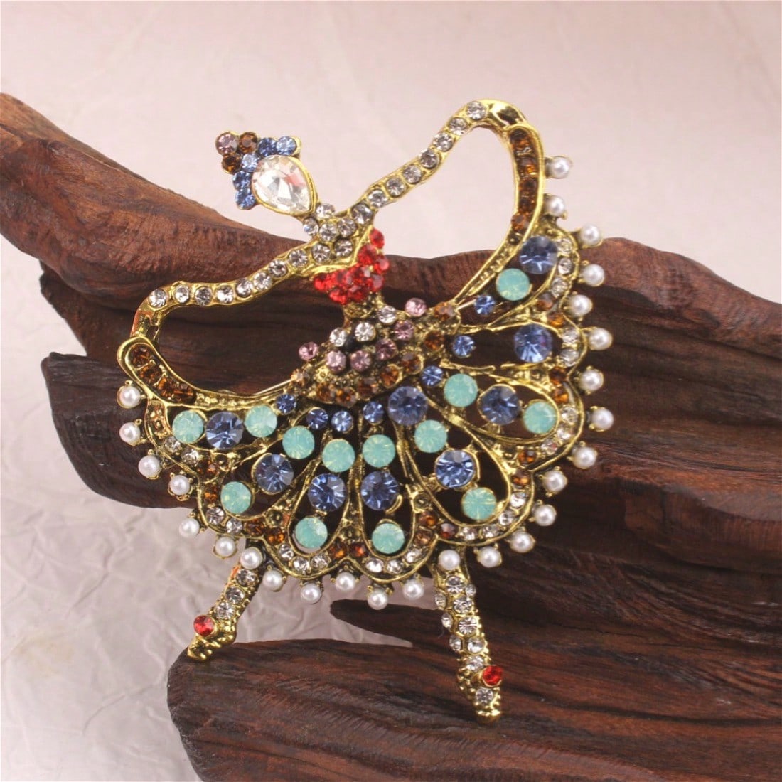 Spilla Vintage a Forma di Ball - Vintage Fashion Enthusiasts recensione e prezzo