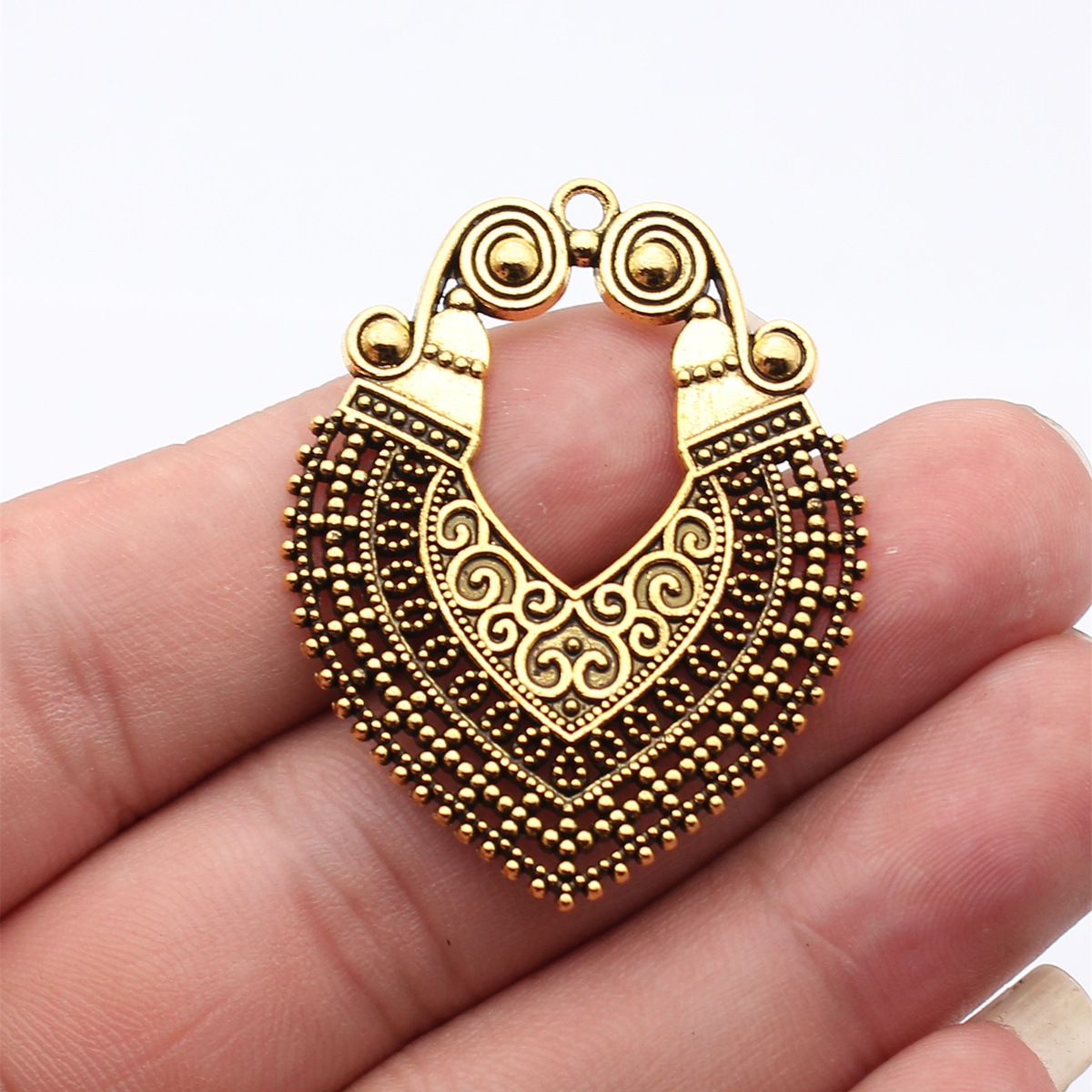 8 pezzi 48x37mm (1,89x1,46 pol - Vintage Fashion Earrings recensione e prezzo